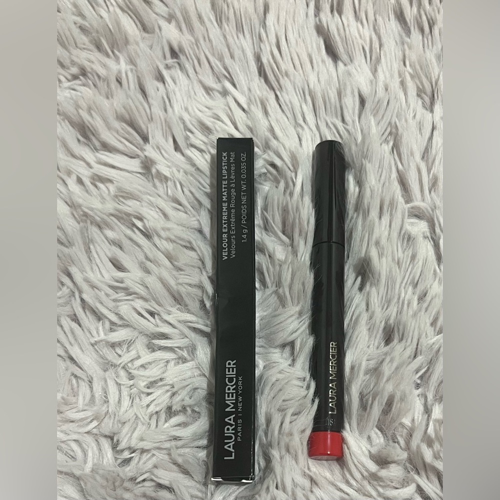Laura Mercier Velour Extreme Matte Lipstick